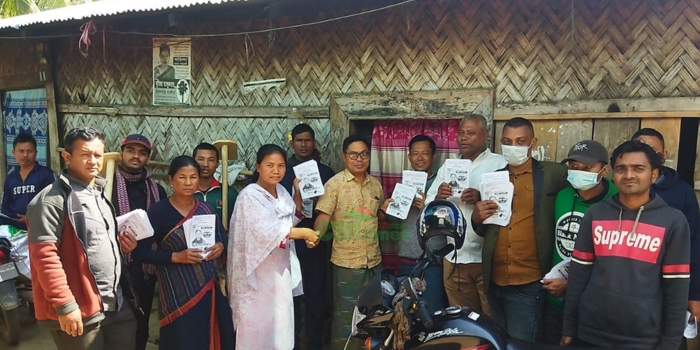 রাজস্থলীতে জুঁই চাকমার ব্যাপক জনসংযোগ ও ইশতেহার বিতরণ
