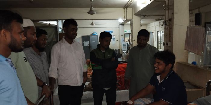 ওমর ফারুকের অসুস্থতার খবর পেয়ে দেখতে হাসপাতালে ছুটে যান জাবেদ ইকবাল