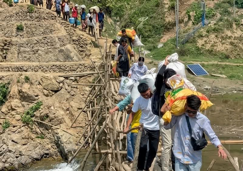 অগ্নিকাণ্ডে ক্ষতিগ্রস্তদের পাশে ত্রিপুরা স্টুডেন্টস ফোরাম