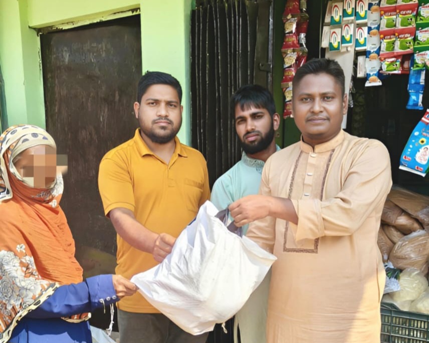জামায়াতে ইসলামীর উদ্যোগে ঈদ সামগ্রী বিতরণ আমতলী ইউনিয়নে