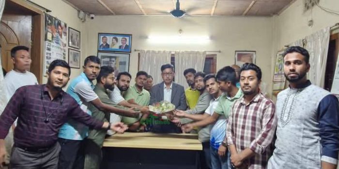 পার্বত্য জেলা পরিষদ নির্বাচনের দাবিতে পার্বত্য মন্ত্রীর কাছে স্মারকলিপি প্রদান