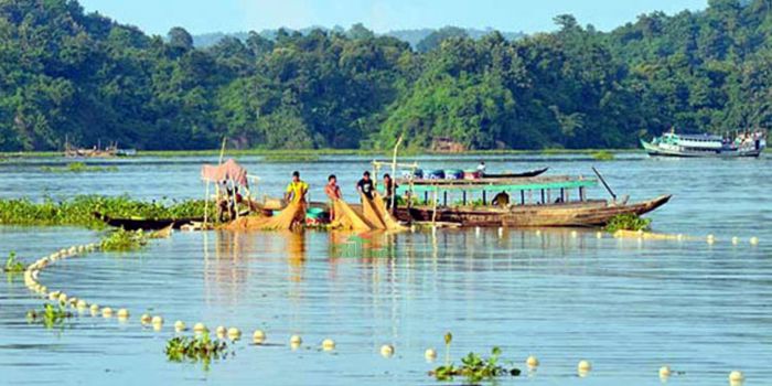 ২৪ এপ্রিল মধ্যরাত থেকে কাপ্তাই হ্রদে সকল প্রকার মাছ আহরণ-বিপননে নিষেধাজ্ঞা জারি