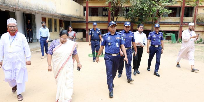 রাঙ্গামাটিতে এসএসসি পরীক্ষা শান্তিপূর্ণ রাখতে কেন্দ্র পরিদর্শন