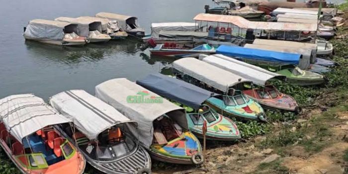 রাঙামাটিতে জ্বালানি সংকট: নৌ যোগাযোগে বিপর্যয়, বন্ধ স্পিডবোট