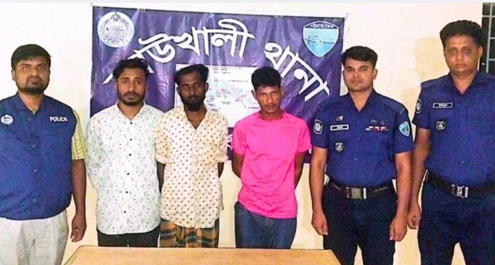 কাউখালীর ঘাগড়া বাজারে ১০০ গ্রাম গাঁজাসহ আটক ৩