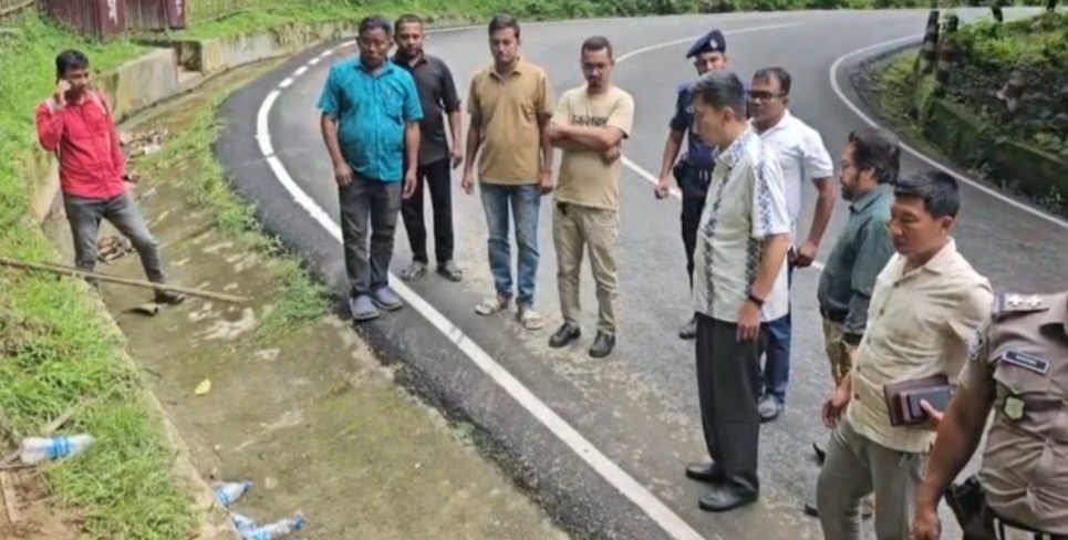 সড়ক দুর্ঘটনা রোধে রাঙামাটি-মানিকছড়ি সড়ক পরিদর্শনে দীপেন দেওয়ান