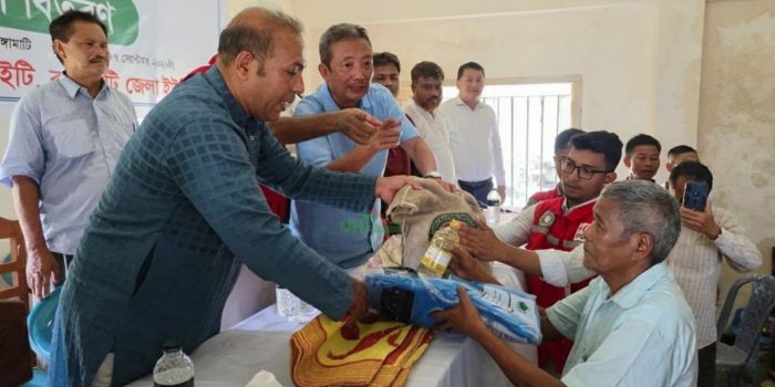 বিলাইছড়ির ফারুয়ায় ৫০০ পরিবার পেল রেড ক্রিসেন্টের ত্রাণ