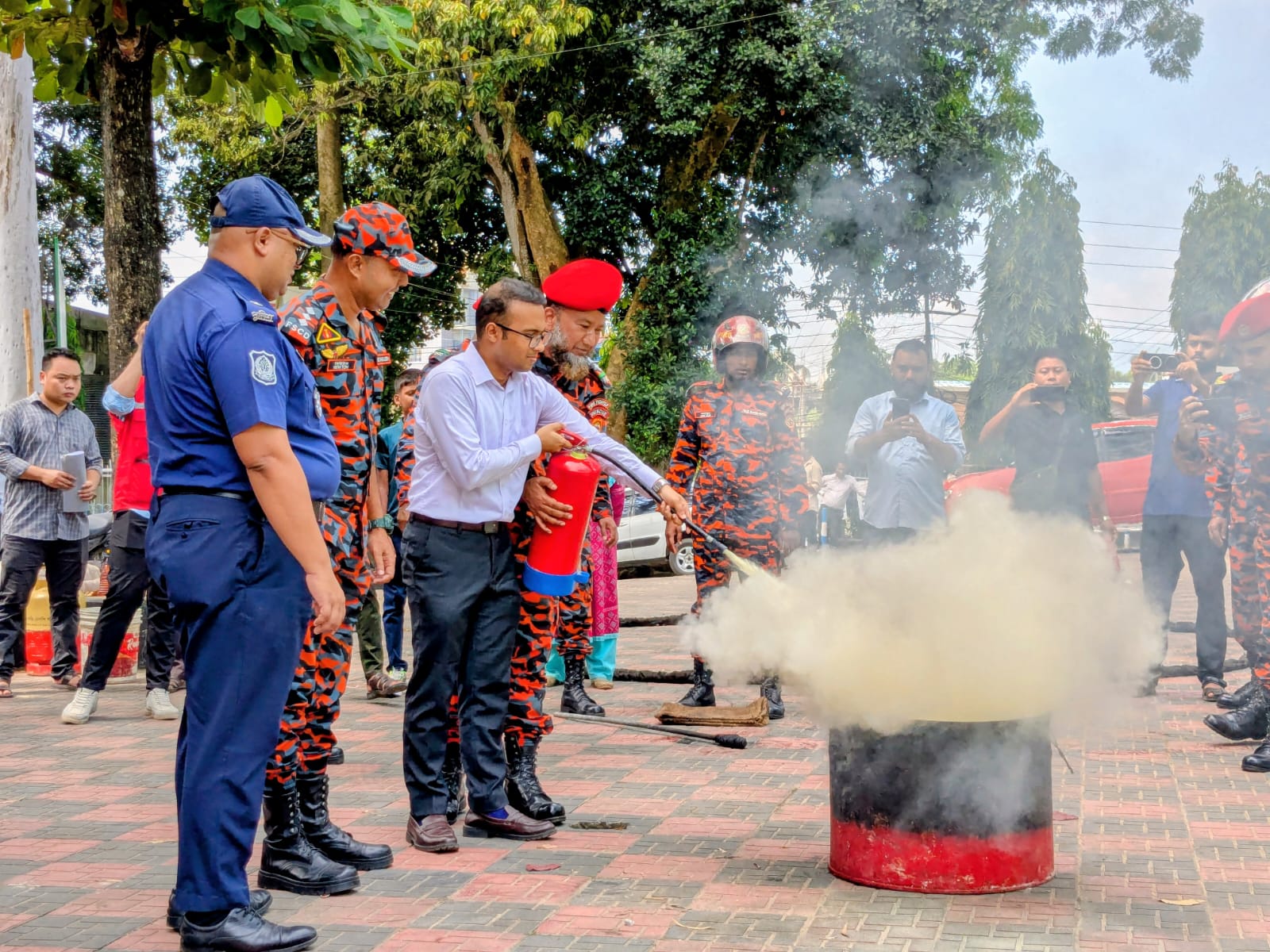 রাঙামাটিতে আন্তর্জাতিক দুর্যোগ প্রশমন দিবস পালিত, ফায়ার সার্ভিসের মহড়া